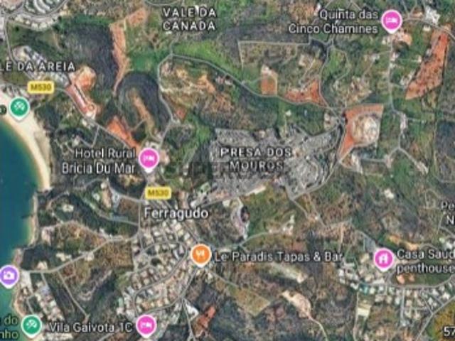 Terreno com projeto aprovado para empreendimento de turismo rural em Ferragudo