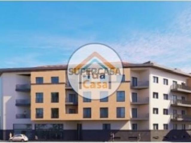 Terreno com Projeto Aprovado para Edifício Habitacional com 27 frações