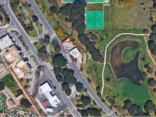Terreno com projeto aprovado para espaço comercial, Vilamoura