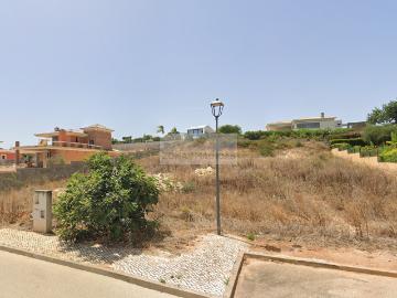 Terreno com projeto aprovado para moradia T3 Porto de Mos