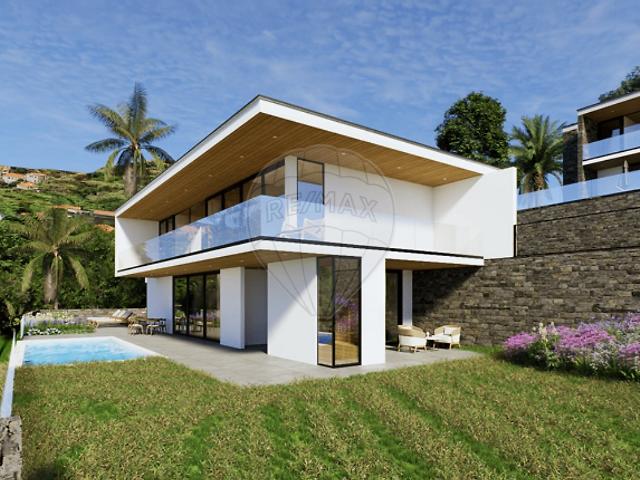 Terreno com Projeto Aprovado para Moradia T3 – Santa Cruz 2717m² Santa Cruz