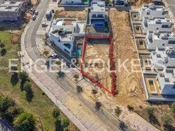 Terreno com projeto para moradia T4 em Tavira