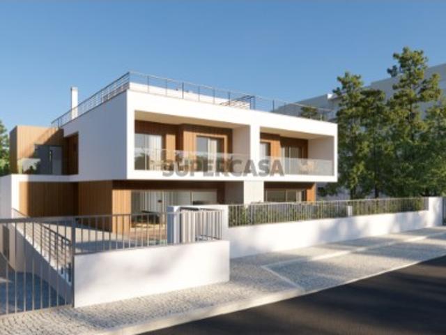 Terreno com Projeto Aprovado para Moradia T5 em Santo Amaro de Oeiras