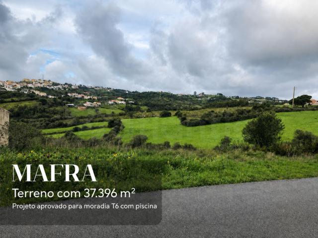 Terreno com projeto aprovado para moradia T6 com piscina