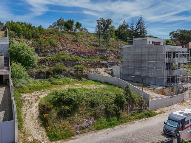 Terreno com Projeto Aprovado para Moradia de 3 Pisos com Vista Panorâmica – Baguim do Monte