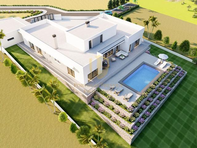 Terreno com Projeto Aprovado para Moradia de Luxo