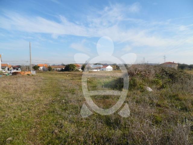 Terreno com projeto aprovado para moradia, em Formoselha