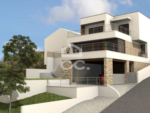 Terreno com projeto aprovado para moradia isolada em Santa Clara