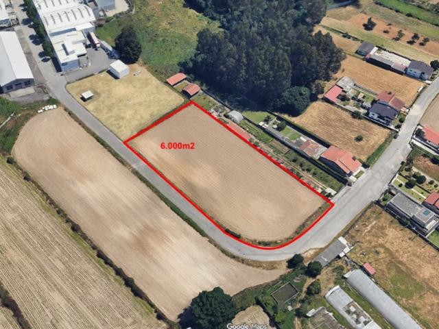 Terreno com projeto aprovado para moradias