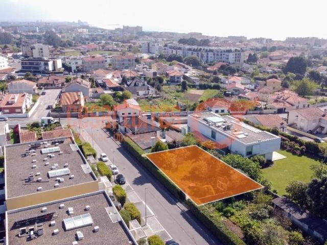 Terreno com Projeto Aprovado | São Félix da Marinha