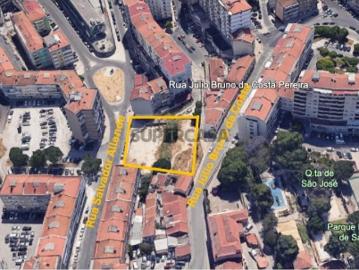 Terreno com Projeto Licenciado para Empreendimento de Habitação e Comércio em Localização Estratégica