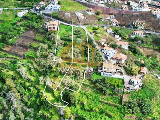 Terreno com projeto para construção no Estreito Câmara de Lobos