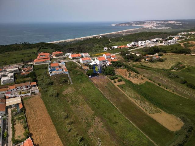Terreno com Projeto para Duas Moradias T3 com Piscina – Serra da Pescaria, Nazaré!