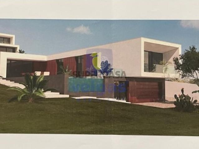 Terreno com Projeto para Moradia T4 com Piscina Serra da Pescaria, Nazaré