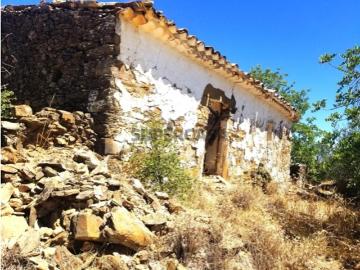 Terreno com Ruina