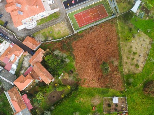 Terreno com ruina 1.955 m² | Remolha – Santa Maria da Feira