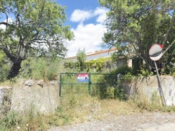 Terreno com Ruína e Infraestruturas em Messines de Cima