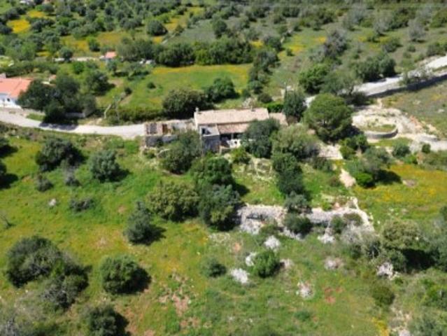 Terreno com ruina em Loulé