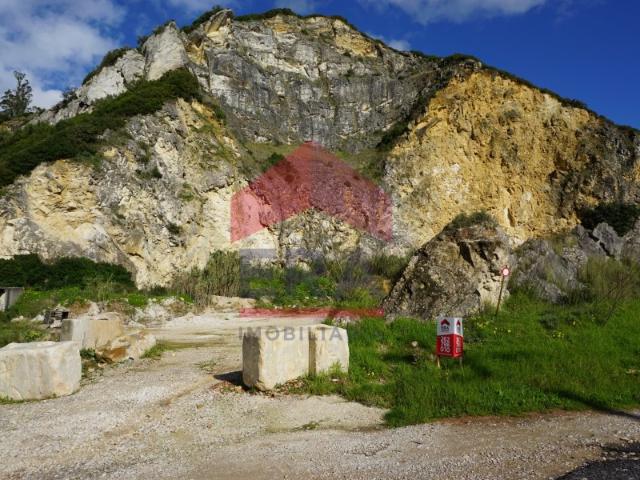 Terreno com Ruína em Sobral da Lagoa, Óbidos