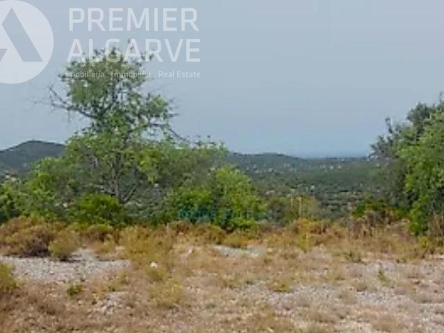 Terreno com ruína Gorjões Santa Bárbara de Nexe