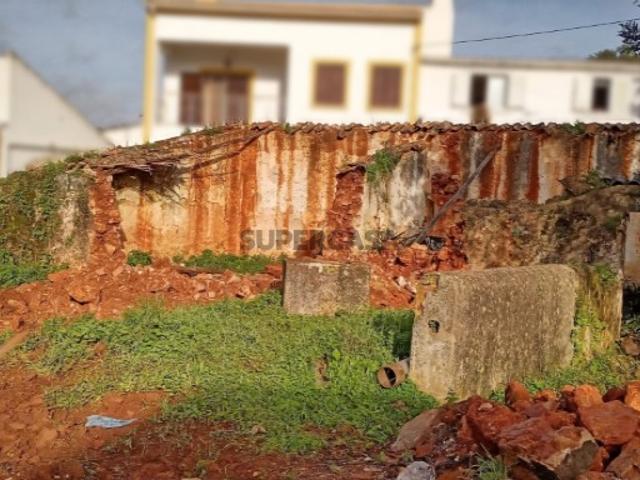 Terreno com ruina, Loulé, Salir