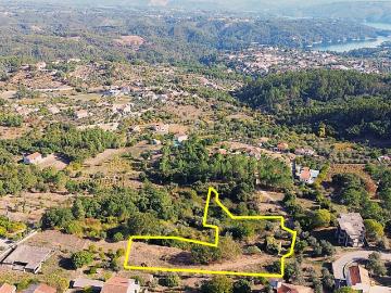 Terreno com ruina no centro de Serra Tomar Castelo de Bode