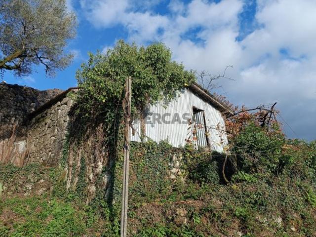 Terreno com Ruína para Reconstrução Aldeia Típica em Cibões e Brufe, Terras de Bouro