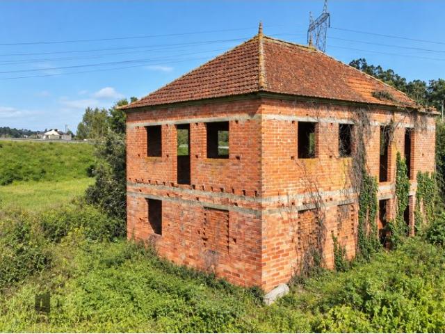 Terreno com Ruína para reconstruir
