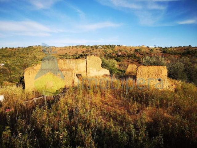Terreno com Ruina S.B. Messines