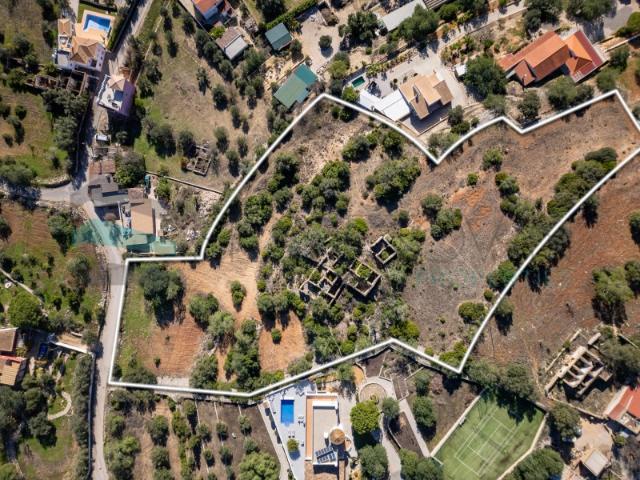 Terreno com ruína Santa Barbara de Nexe