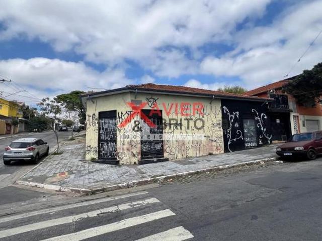 Terreno com Salões Comerciais e Residência à Venda, 232m2 de terreno