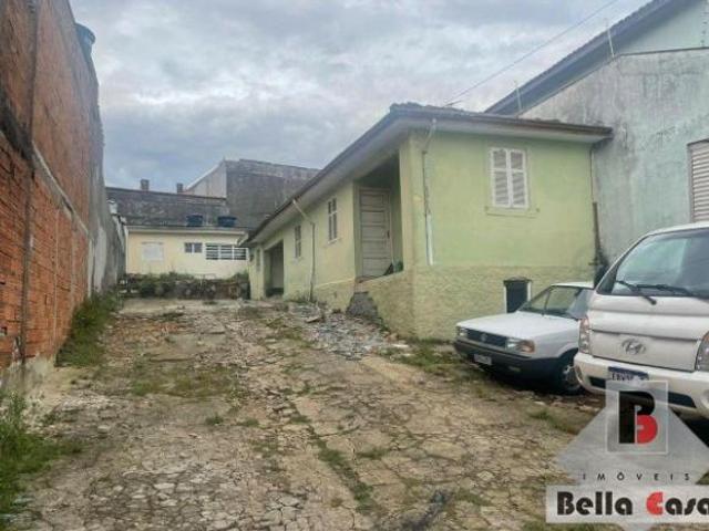 Terreno com Sobrado geminado na v. prudente prox.ao crematorio