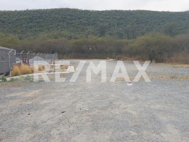 Terreno comercial 1,000m2 en los Cavazos Santiago NL frente Carretera Nacional 1324 4