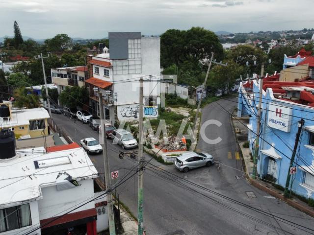 Terreno Comercial 246 m² en Venta y Renta, Colonia Miraval