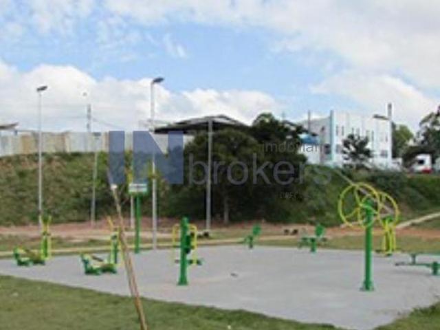 Terreno comercial à venda no Parque Petrópolis em Várzea Paulista com 219,75 m² de área