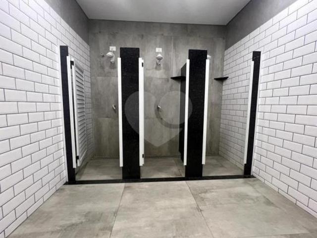 Terreno Comercial à Venda no Pinheirinho, Curitiba – 3.249 m² com Estrutura Comercial