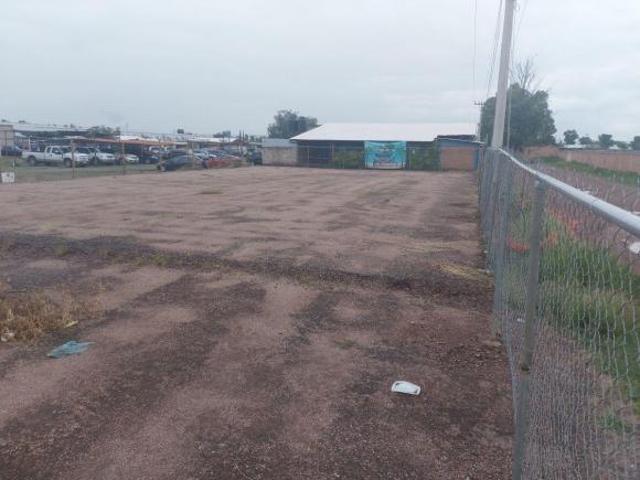 TERRENO COMERCIAL DE 900 MTS2 EN AVE. PRINCIPAL