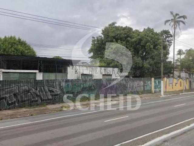 Terreno Comercial de 1.810 m² em Interlagos com Alto Potencial de Valorização
