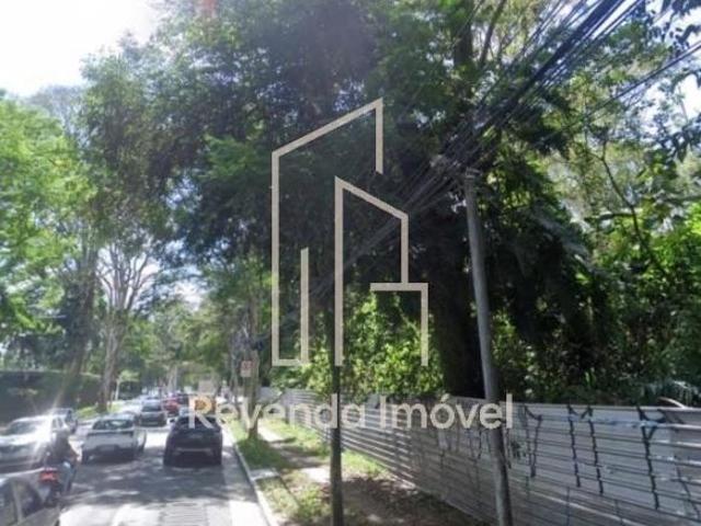 Terreno Comercial de 2.000m² no Morumbi, São Paulo SP: Oportunidade Única!