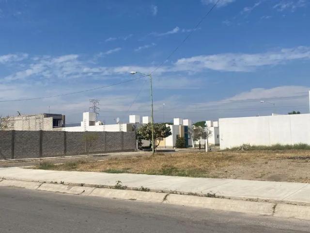 TERRENO COMERCIAL EN VALLE DEL SOL
