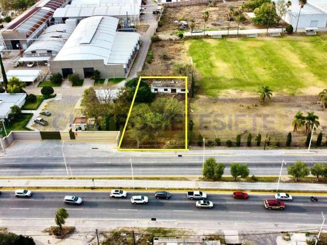 TERRENO COMERCIAL EN VENTA