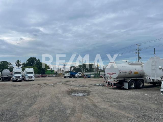 TERRENO COMERCIAL EN VENTA