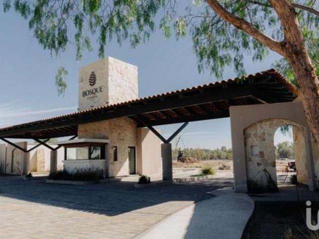 Terreno comercial en venta Bosque Central Aguascalientes Ags