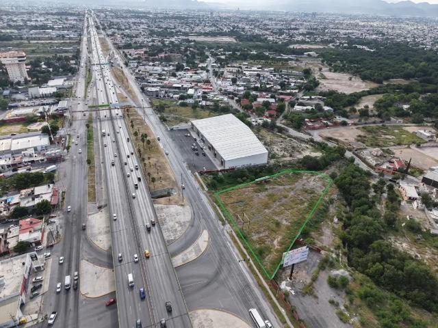 Terreno comercial en venta blvd Fundadores, en Saltillo 5,000 m2