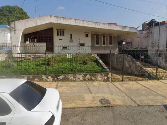TERRENO COMERCIAL EN VENTA EN AV 27 DE FEBRERO F 1334