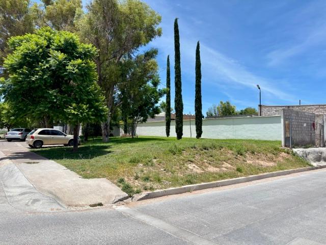 Terreno comercial en venta en Avenida Australis al sur de la ciudad