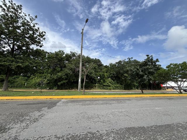 Terreno Comercial en Venta en avenida XELHA en Playa del Sol