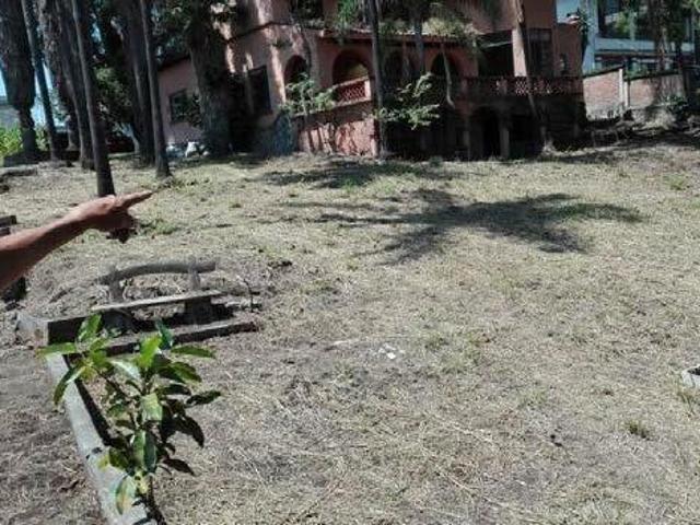 Terreno comercial en venta en centro de Cuernavaca. 2 frentes