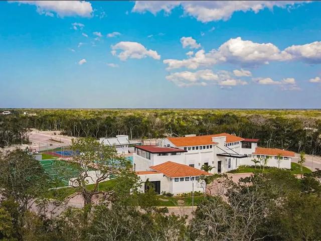 Terreno Comercial en Venta en Ciudad Maderas
