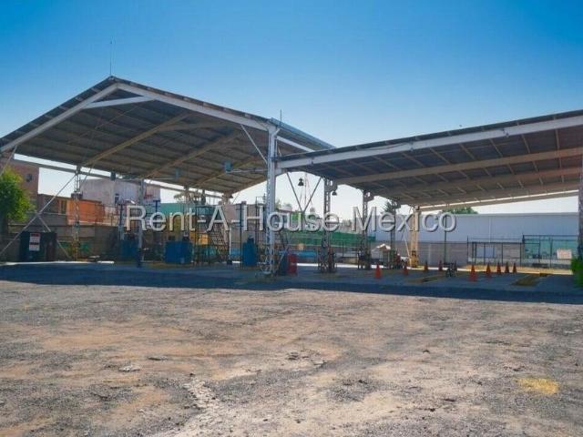 Terreno comercial en venta en La Escuela, Tlalnepantla de Baz 26 2657 MM